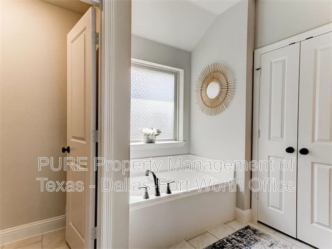 Building Photo - 1612 Town Creek Cir