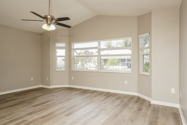 Building Photo - 5515 Maccaughey Dr