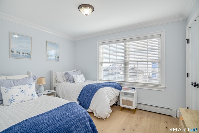 Building Photo - 1140 Fairfield Beach Rd