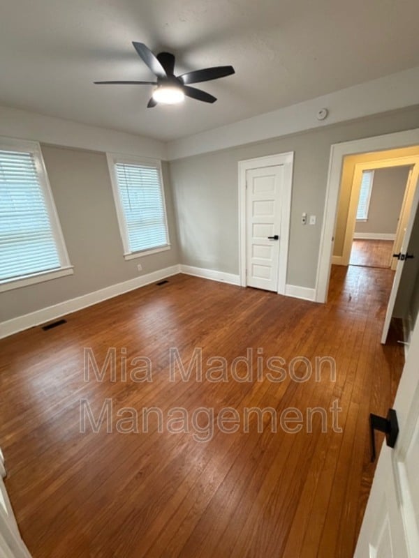 Building Photo - 801 E 39th St