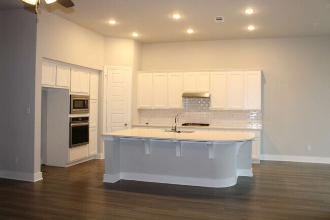 Building Photo - 3104 Armstrong Ave