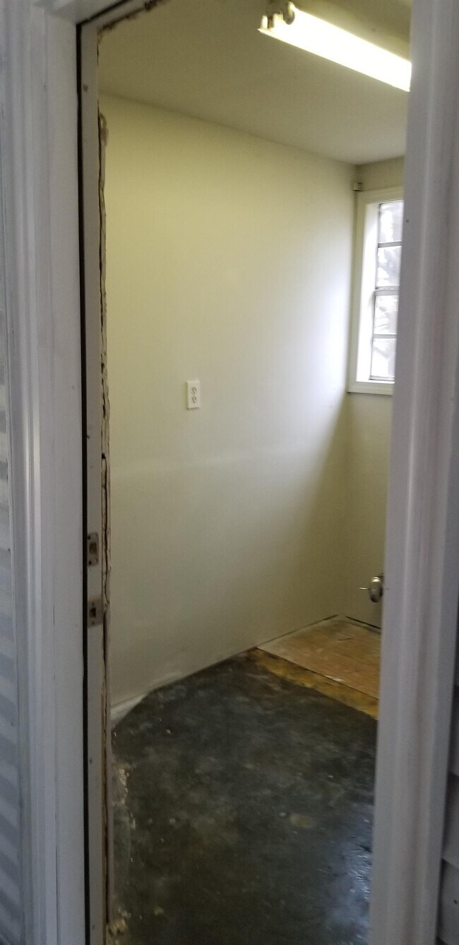 Building Photo - 3256 Suncrest Dr