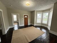 Building Photo - ** Move IN Special ** 2 bedroom 1 bath hom...