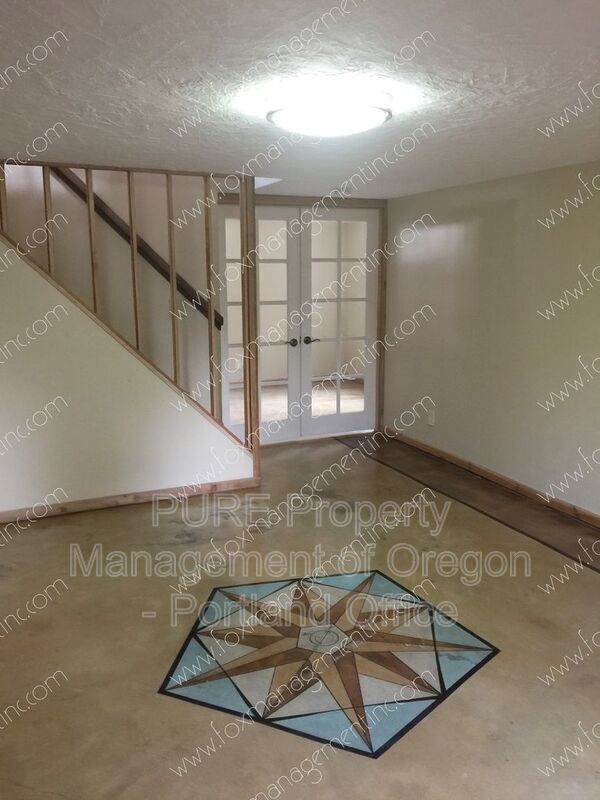 Building Photo - 6320 NE Simpson St