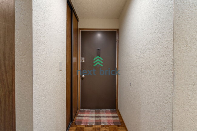 Building Photo - 2 BED & 2 BATH CONDO FOR RENT