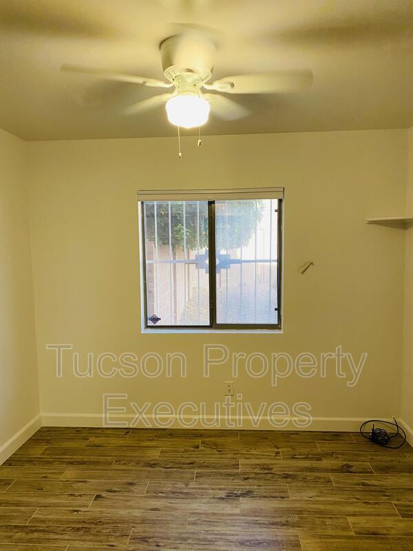 Building Photo - 9599 N Crestone Dr