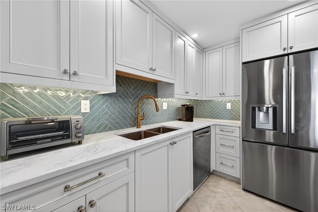 Building Photo - 3443 Gulf Shore Blvd N