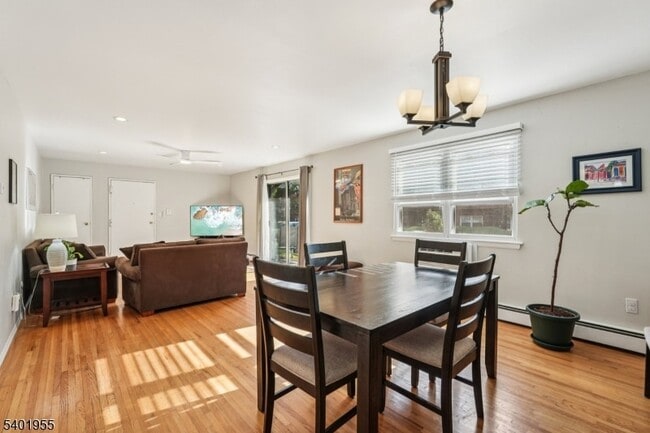 Building Photo - 421 Bloomfield Ave