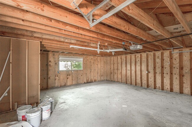 Building Photo - 280 Crestmont St
