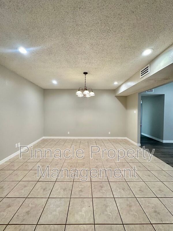 Building Photo - 3602 Gemini Dr