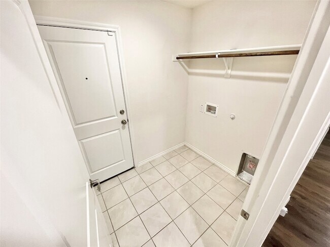 Building Photo - 1125 Silver Maple Ln