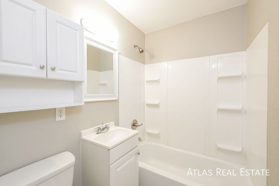 Building Photo - 1131 Geneva St