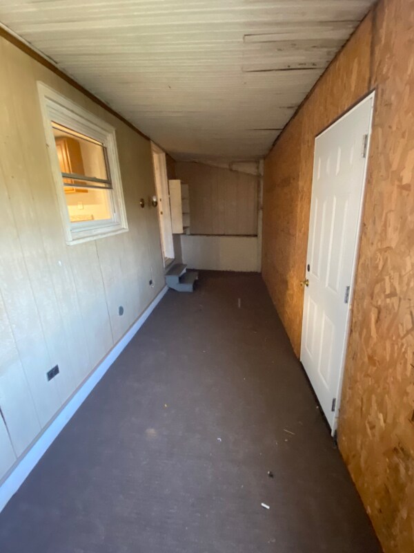 Building Photo - 423 E Main St