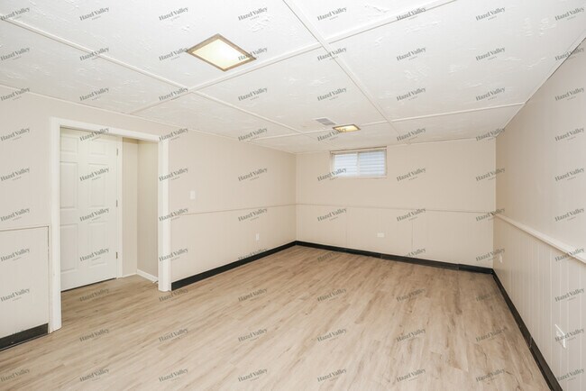 Building Photo - 6347 Edgehurst Dr