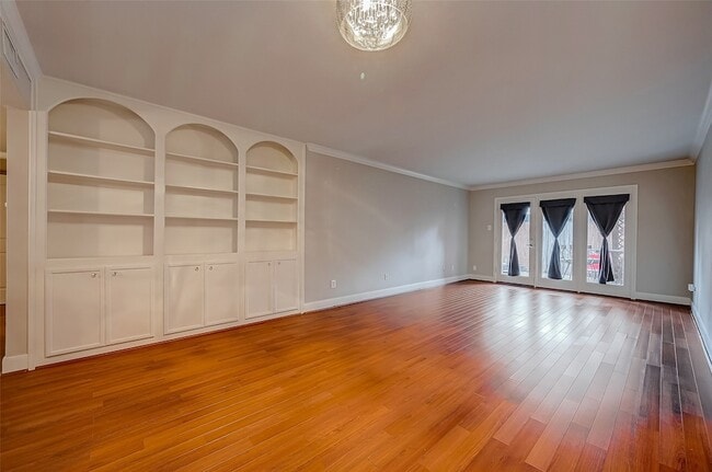 Building Photo - 12967 Trail Hollow Dr