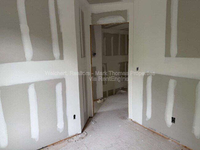 Building Photo - 1203 Fern St