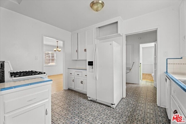 Building Photo - 228 3rd Ave