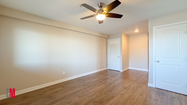 Interior Photo - 4388-4394 Delta Street