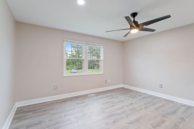 Building Photo - 4536 Rosemarie Dr