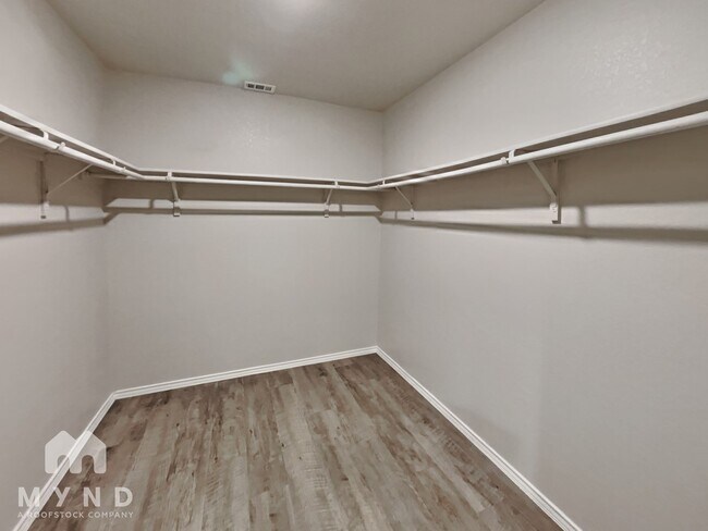 Building Photo - 7415 Twin Pine Ct