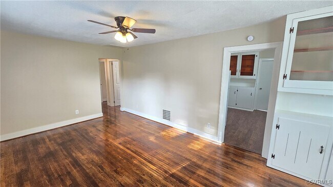 Building Photo - 2720 Maplewood Rd