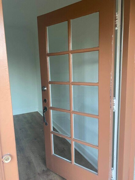 Building Photo - 4525 Avocado St