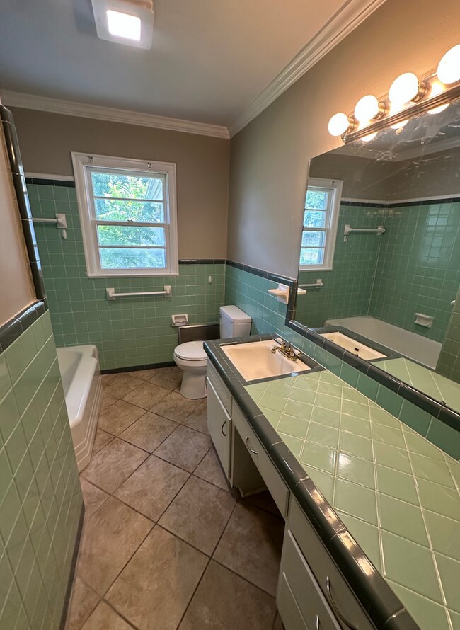 Building Photo - 3 Bed 2 Bath - Muscle Shoals, AL