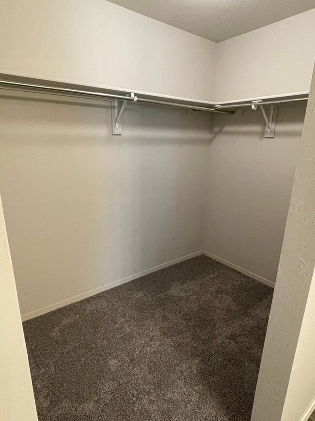 Building Photo - Wonderful Home in El Reno! 4 Bedrooms, 2 Bathroom