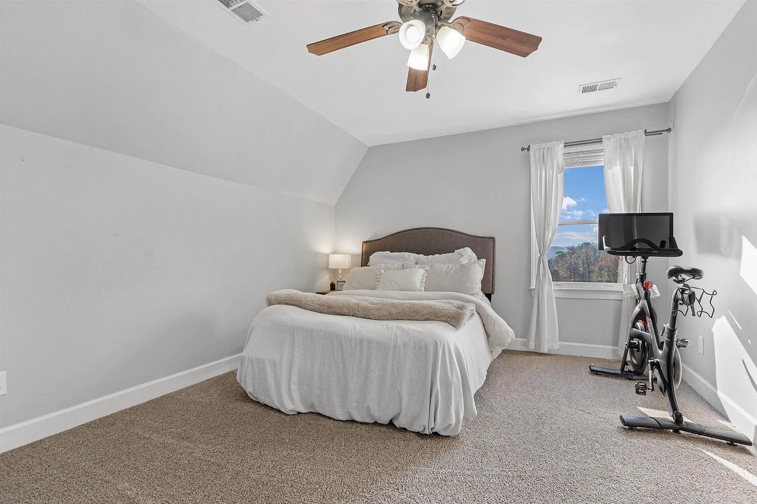 Building Photo - 1565 Bent River Cir