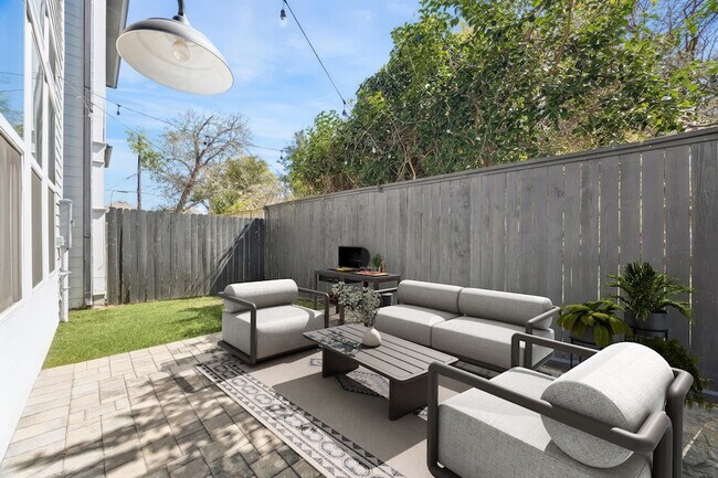 Building Photo - 9009 Wellspring Dr