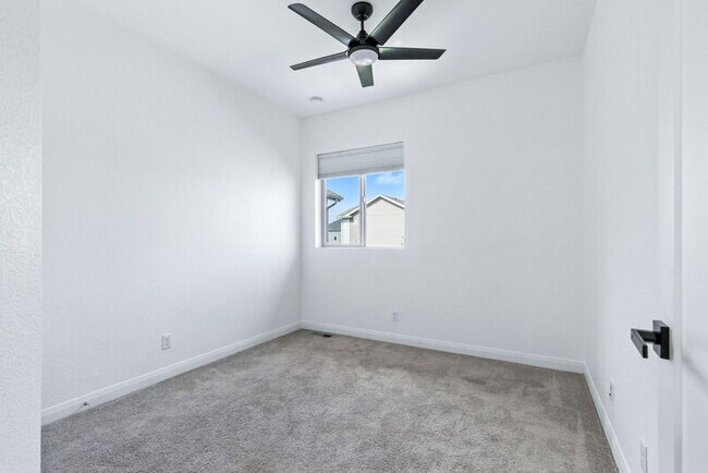 Building Photo - 6619 Mariposa Ct