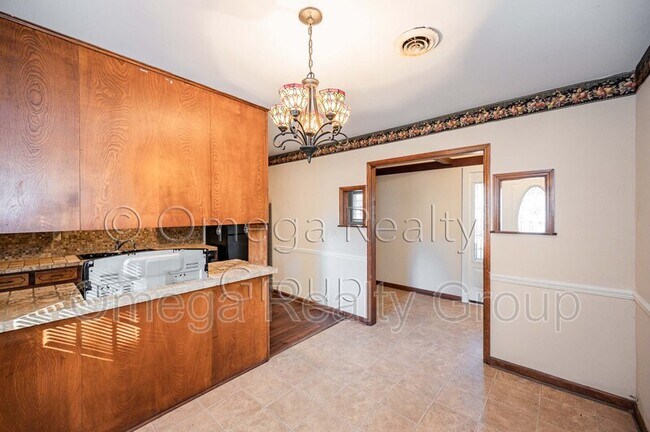 Building Photo - 1700 Serene Cir