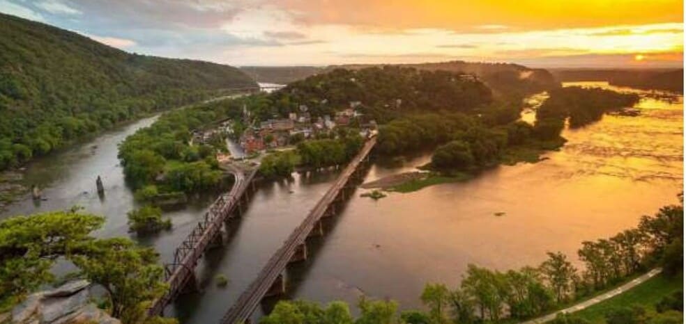 areas - 10 Coolidge Ave