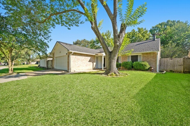 Building Photo - 6811 Blue Ridge Dr