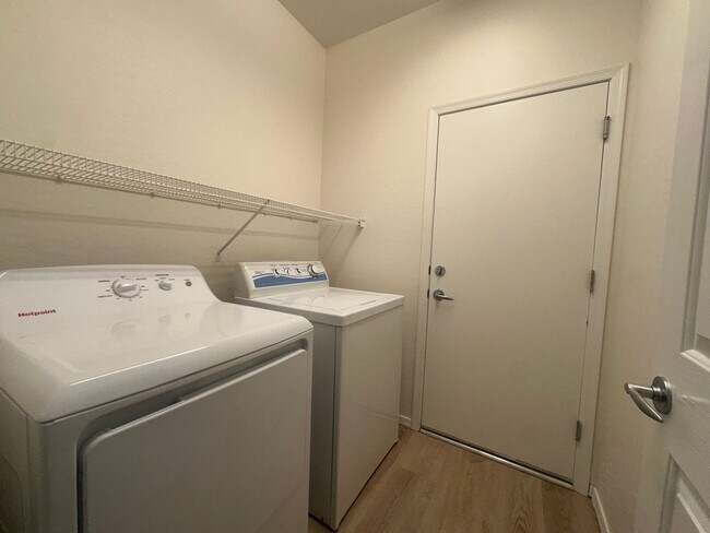 Building Photo - Sun City Aliante - 2 Bedroom and a Den - Great Floor Plan