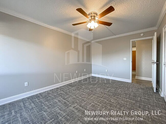 Building Photo - 530 N Main St