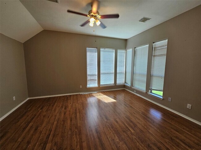 Building Photo - 4434 Grove Park Dr