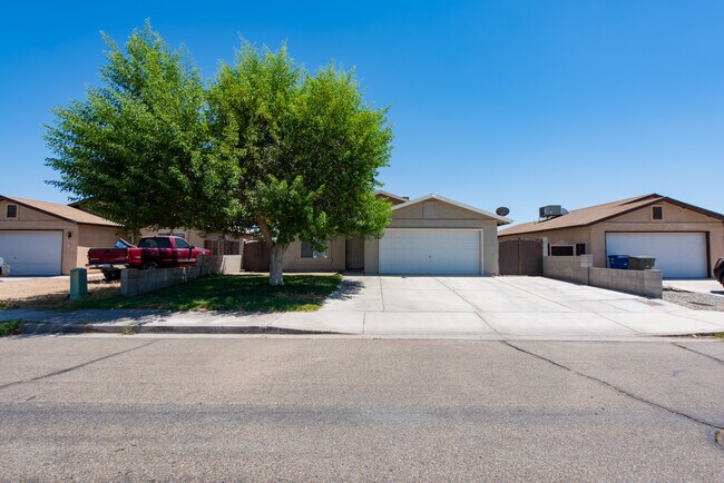 Building Photo - 8845 E 38th Pl