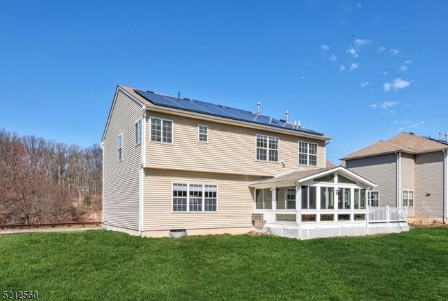 Building Photo - 706 Skyline Dr