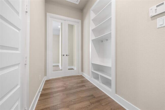Building Photo - 24815 Pavonia Lake Ln
