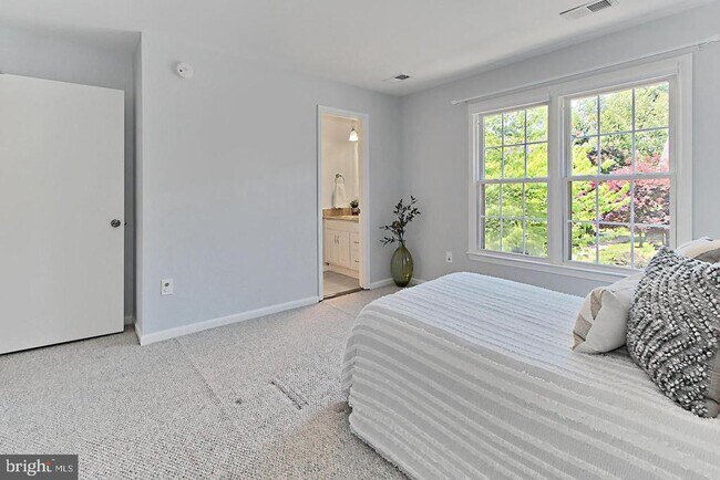 Building Photo - 7527 Chrisland Cove