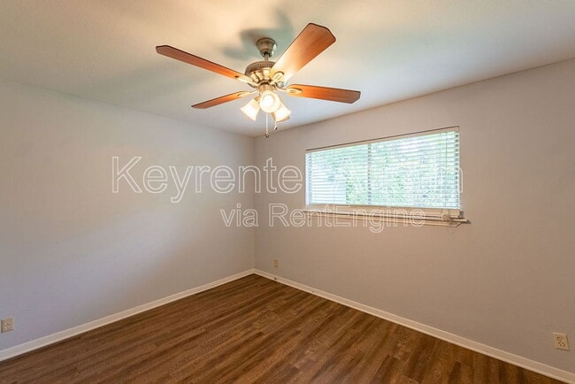 Building Photo - 6513 Woodrow Ave