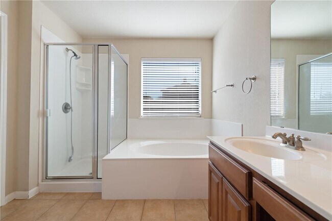 Building Photo - 4507 Western Lake Dr