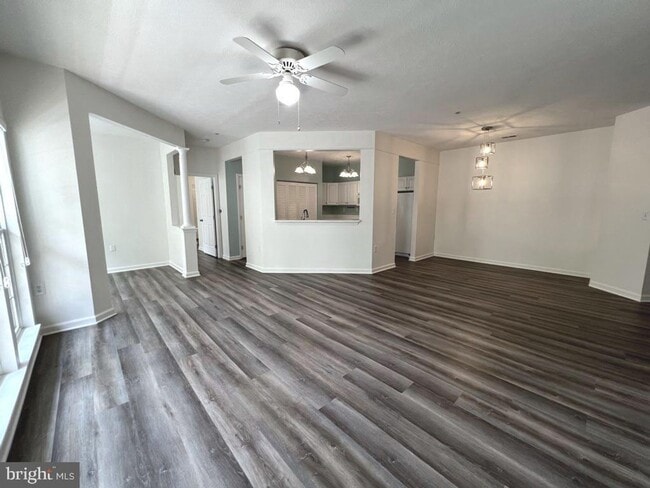 Building Photo - Beautiful 2 bedroom 2 baths condo in the gated community of Chestnut Point.