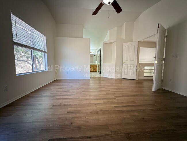 Building Photo - 16838 S 20th Pl