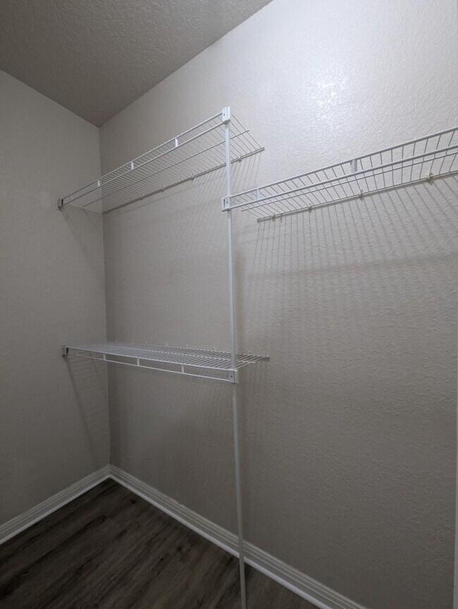 Building Photo - 1x1 New flooring, stove, washer/dryer. Includes Balconette facing a quiet tree lined street.