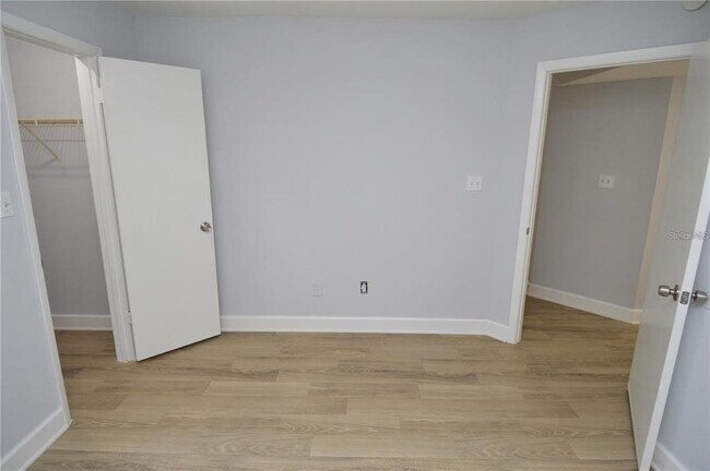 Building Photo - 8758 Mallard Reserve Dr