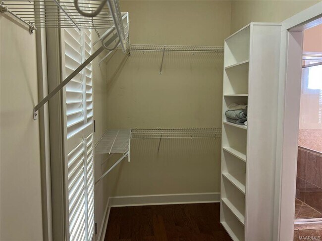 Building Photo - 2230 Wyndgate Dr