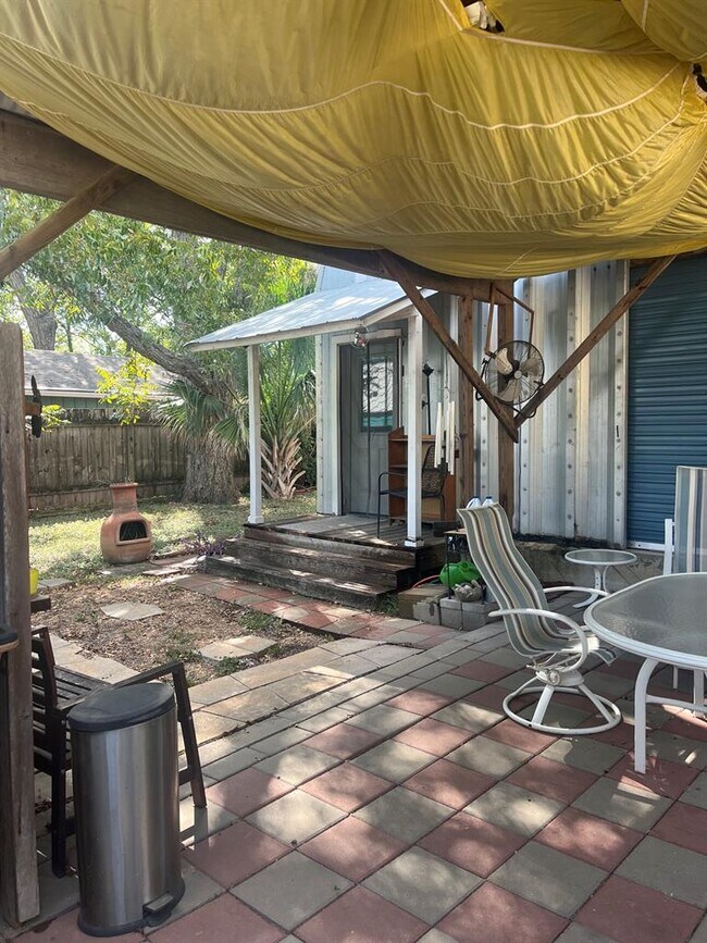 Building Photo - 4811 Red River St