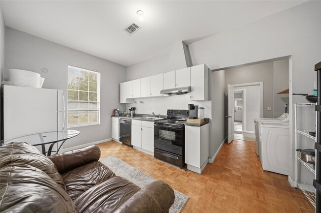 Building Photo - 1510 Truxillo St